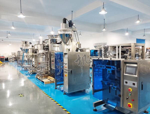 成都工業(yè)鹽自動(dòng)包裝機(jī)實(shí)拍圖